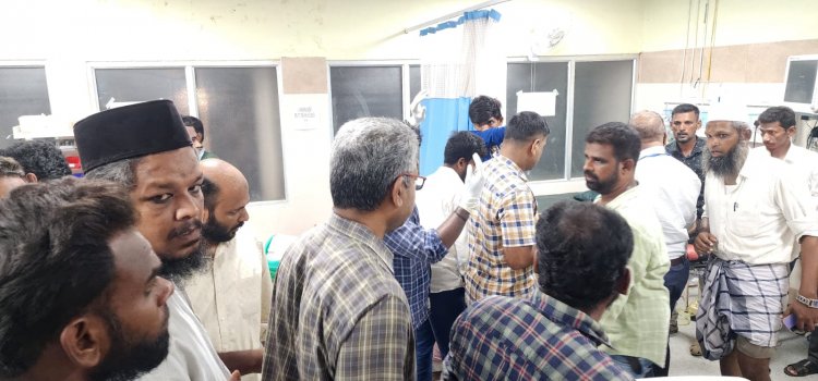 துயர சம்பவம் மேட்டுப்பாளையம்  சுற்றுலா பேருந்து கவிழ்ந்து விபத்து; 30 பேர் படுகாயம்; சிறுவன் பலி!!!