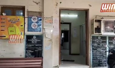 தேனி அருகே பேரூராட்சி அலுவலகம் முன்பு காட்சி பொருளாக மட்டுமே வைக்கப்பட்டிருக்கும் மஞ்சப்பை இயந்திரம்.